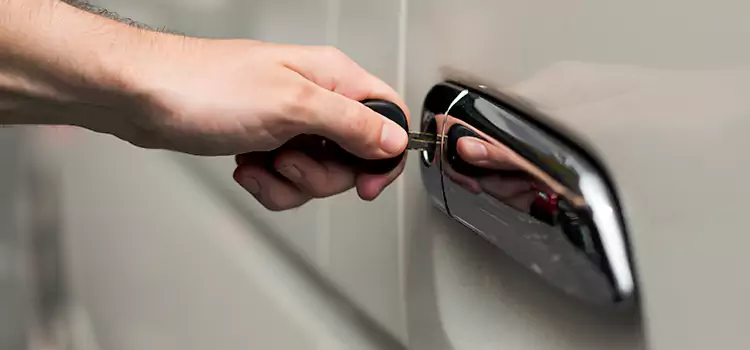Why Choose Our Auto Locksmith Team in Roseville, MN?